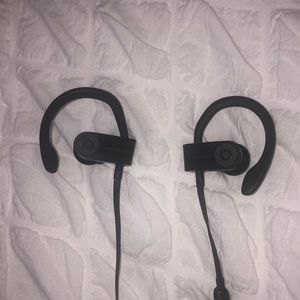 Powerbeats 3